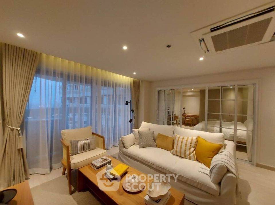 รูป คอนโด 2-ห้องนอน ที่ ณุศา สเตท ทาวเวอร์ คอนโดมิเนียม ใกล้ BTS สะพานตากสิน (ID 670778) - รูปที่ 1/13