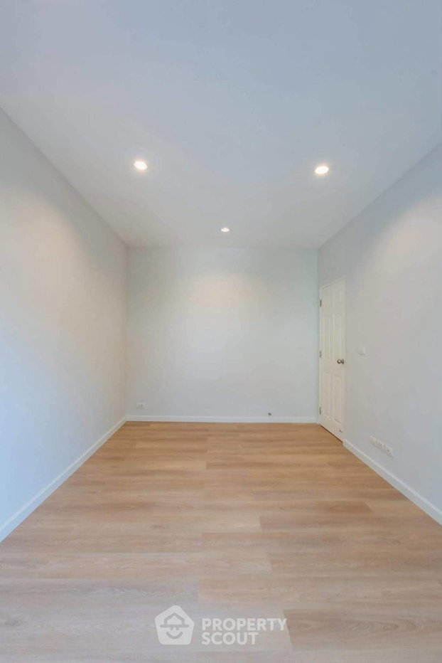 รูป ทาวน์เฮ้าส์ 3-ห้องนอน ที่ เดอะ เมทโทร พระราม 9 ใน ประเวศ (ID 2729774) - รูปที่ 11/13