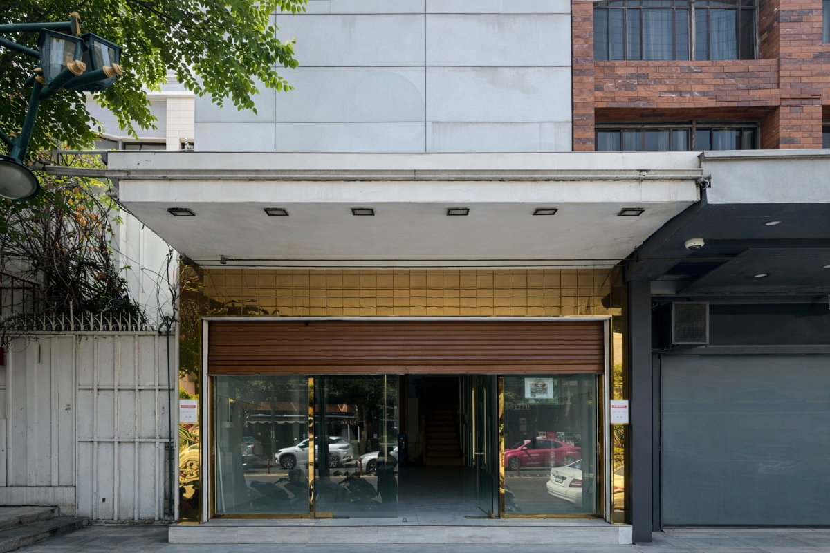 picture Commercial building in good condition, Thonglor ** NO CO-AGENT ** - 3/20