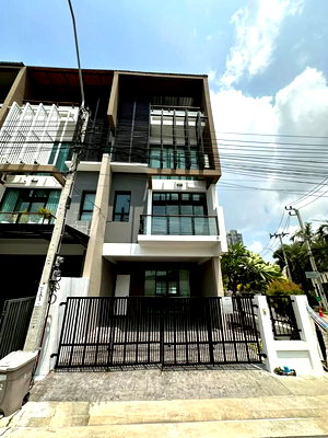 เช่าทาวน์โฮม กรุงเทพมหานคร : #A124494 ✅ 19/3/69  ให้เช่าทาวน์เฮาส์ Bless Town Sukhumvit 50 📲📢สอบถาม ld line @condoboy