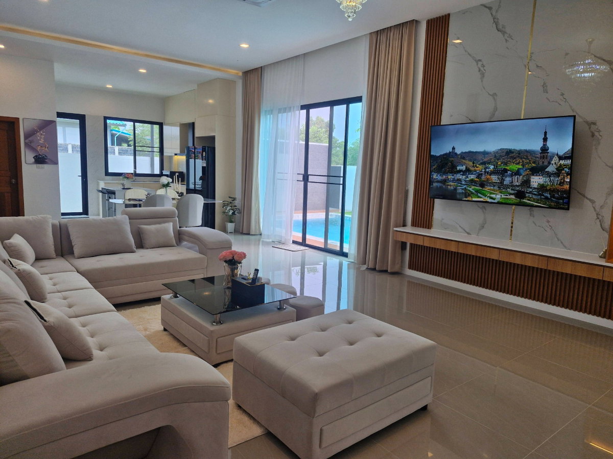 รูป 🏡 บ้านเดี่ยวสร้างใหม่ พัทยา ใกล้ Regent’s School | 4 ห้องนอน | สระส่วนตัว | เพียง 7.89 ล้าน - รูปที่ 3/17
