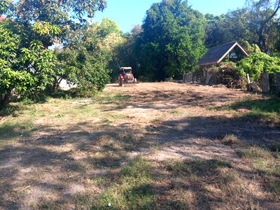 Land for sale ม.ราชภัฏเพชรบุรี : 200 square wah plot of land in Phetchaburi, located between Big C and Robinson, 250 meters from the main road.