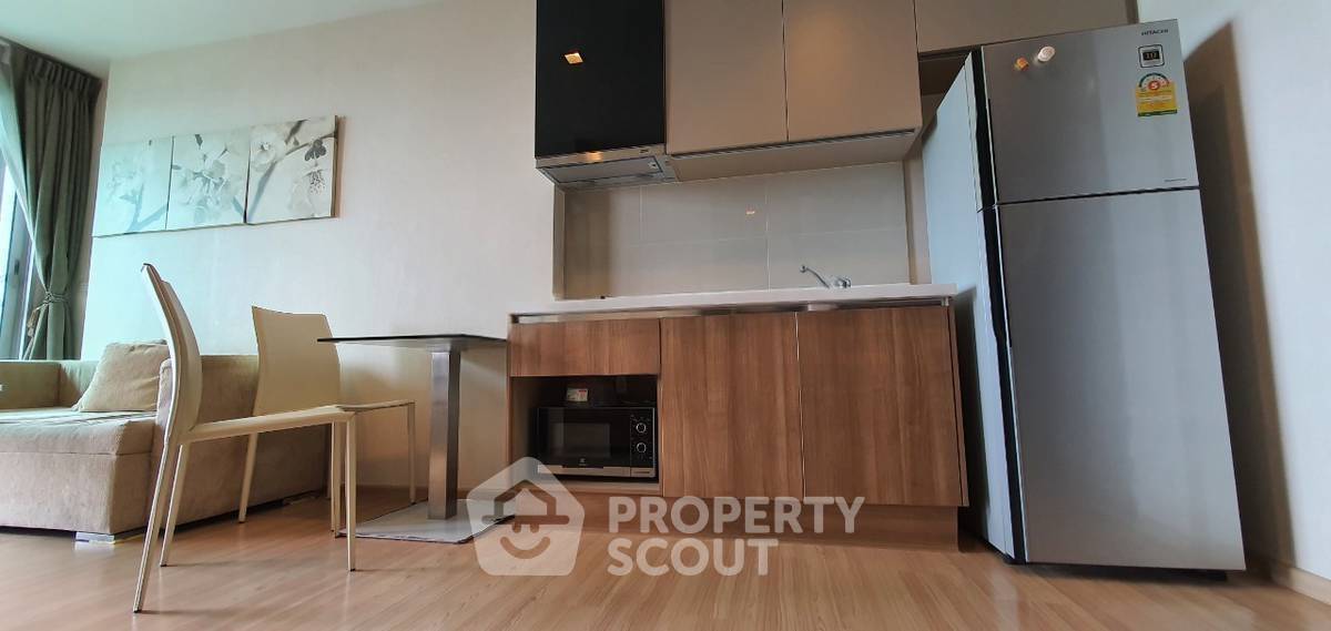 รูป คอนโด 1-ห้องนอน ที่ ริธึ่ม สาทร ใกล้ BTS สะพานตากสิน (ID 2739493) - รูปที่ 6/9