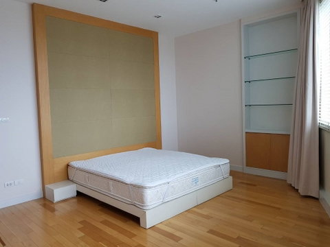 LTH5414 – Millennium Residence FOR SALE 3 beds 3 baths Size 145.61 Sq.M. nearby BTS Asoke Station ONLY 27.5 MB