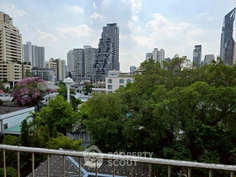 2-BR Condo at Tristan Sukhumvit 39 near BTS Phrom Phong (ID 2725449)