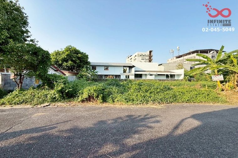 Land for sale, 136 sq wah, Lat Phrao