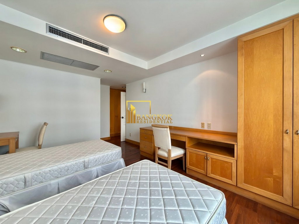 รูป Fully Renovated 3 Bedroom Apartment in Phrom Phong Area - BR21315AP - รูปที่ 27/48
