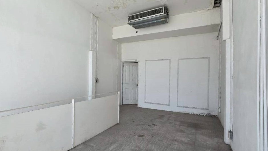 picture Commercial building in good condition, Thonglor ** NO CO-AGENT ** - 17/20