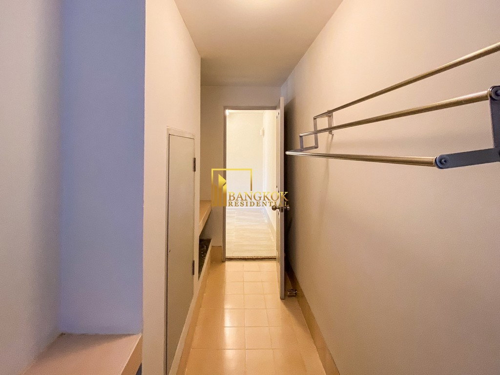 รูป Renovated 3 Bed Apartment For Rent in Sathorn - BR0768AP - รูปที่ 9/46