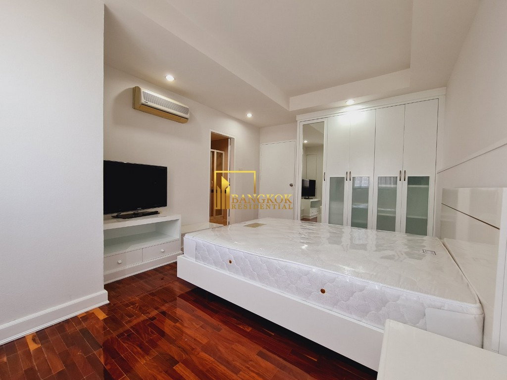 picture Superb 3 Bedroom Apartment For Rent in Asoke Area - BR0775AP - 12/35