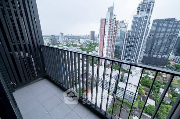 รูป คอนโด 3 ห้องนอน ขนาด 120 ตร.ม. ชั้น 30 ที่ Rhythm Ekkamai ใกล้ BTS เอกมัย 300 ม. (ID 2736052) - รูปที่ 2/9