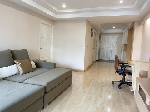 LTH5403 – Royal Castle FOR RENT 3 beds 2 baths size 140 Sq.M. Nearby BTS Phrom Phong station ONLY 50k/Month