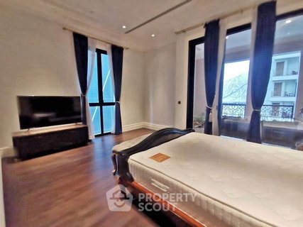 รูปภาพ 2-BR Condo at 98 Wireless near BTS Phloen Chit (ID 2471691)