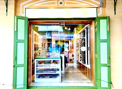 เช่าอาคารพาณิชย์ ถนนอิสรภาพ : MRTวัดมังกร 999ม. ทำเลทอง ติดถนนใหญ่ สำเพ็ง แยกราชวงศ์ ให้เช่าร้าน 2.5 ชั้น 240 ตร.ม.28 ตร.วา.