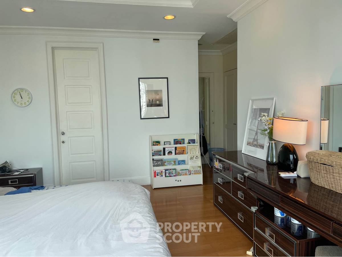 รูป คอนโด 4-ห้องนอน ที่ รอย์ช ไพรเวท เรสซิเดนซ์ส ใกล้ MRT สุขุมวิท (ID 2738475) - รูปที่ 9/13