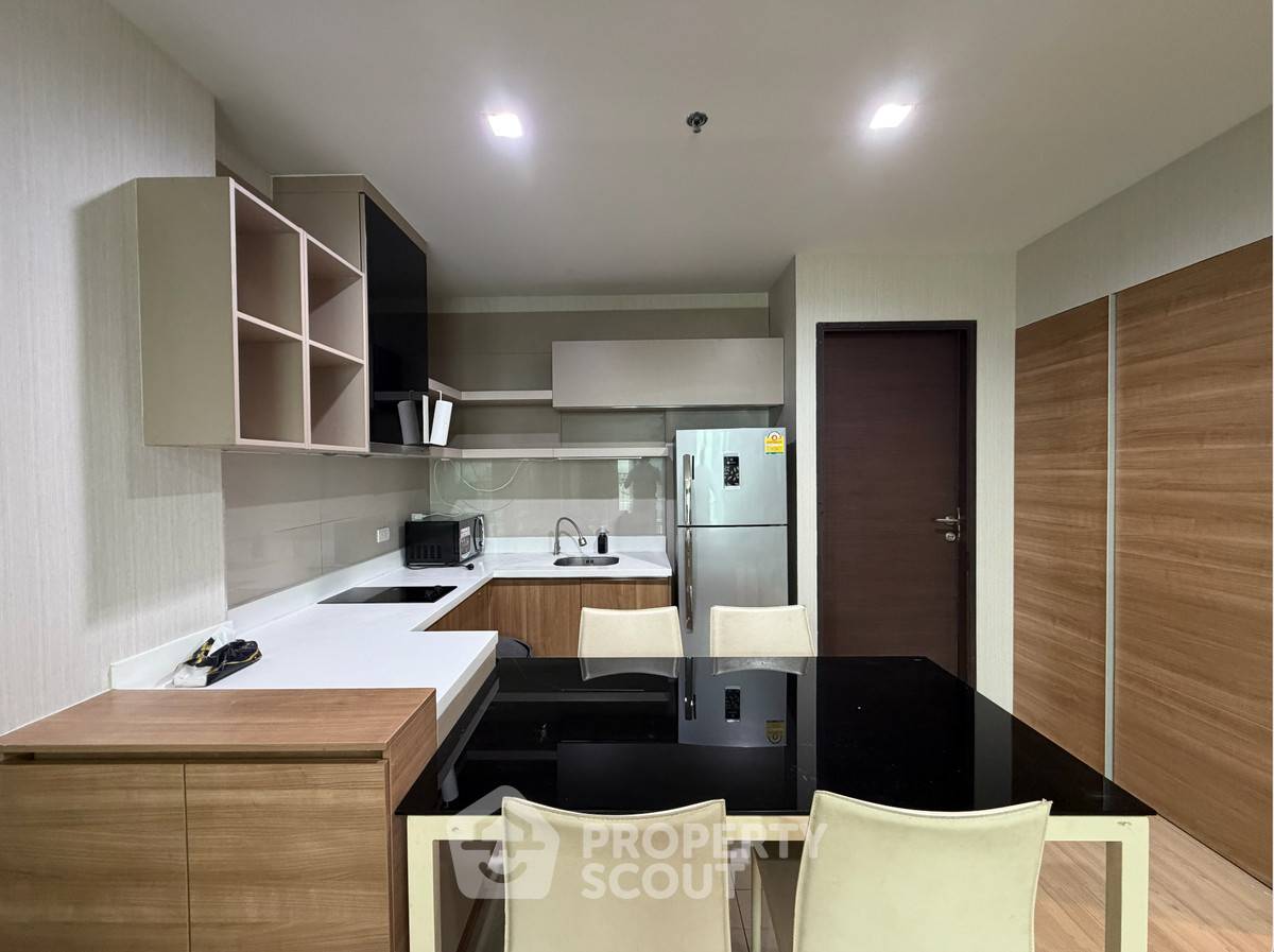 รูป คอนโด 2-ห้องนอน ที่ ริธึ่ม สาทร ใกล้ BTS สะพานตากสิน (ID 2723471) - รูปที่ 3/11