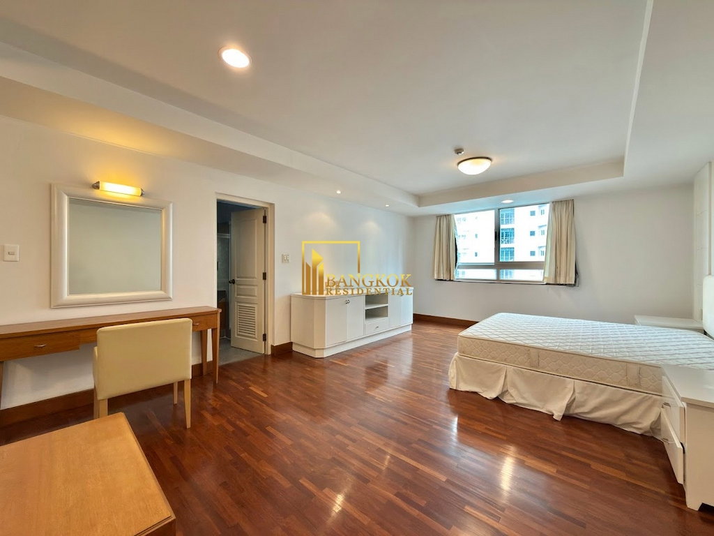 รูป Fully Renovated 3 Bedroom Apartment in Phrom Phong Area - BR21315AP - รูปที่ 12/48
