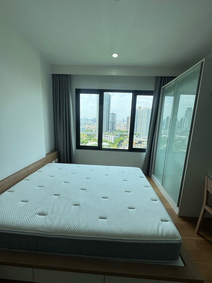 รูป ช้ชีวิตชิลล์ๆ ริมน้ำ ใจกลางอ่อนนุช 🌿 Blocs 77 | ห้องกว้าง วิวสวย | ใกล้ BTS อ่อนนุช & Habito Mall | พร้อมเข้าอยู่ - รูปที่ 3/14