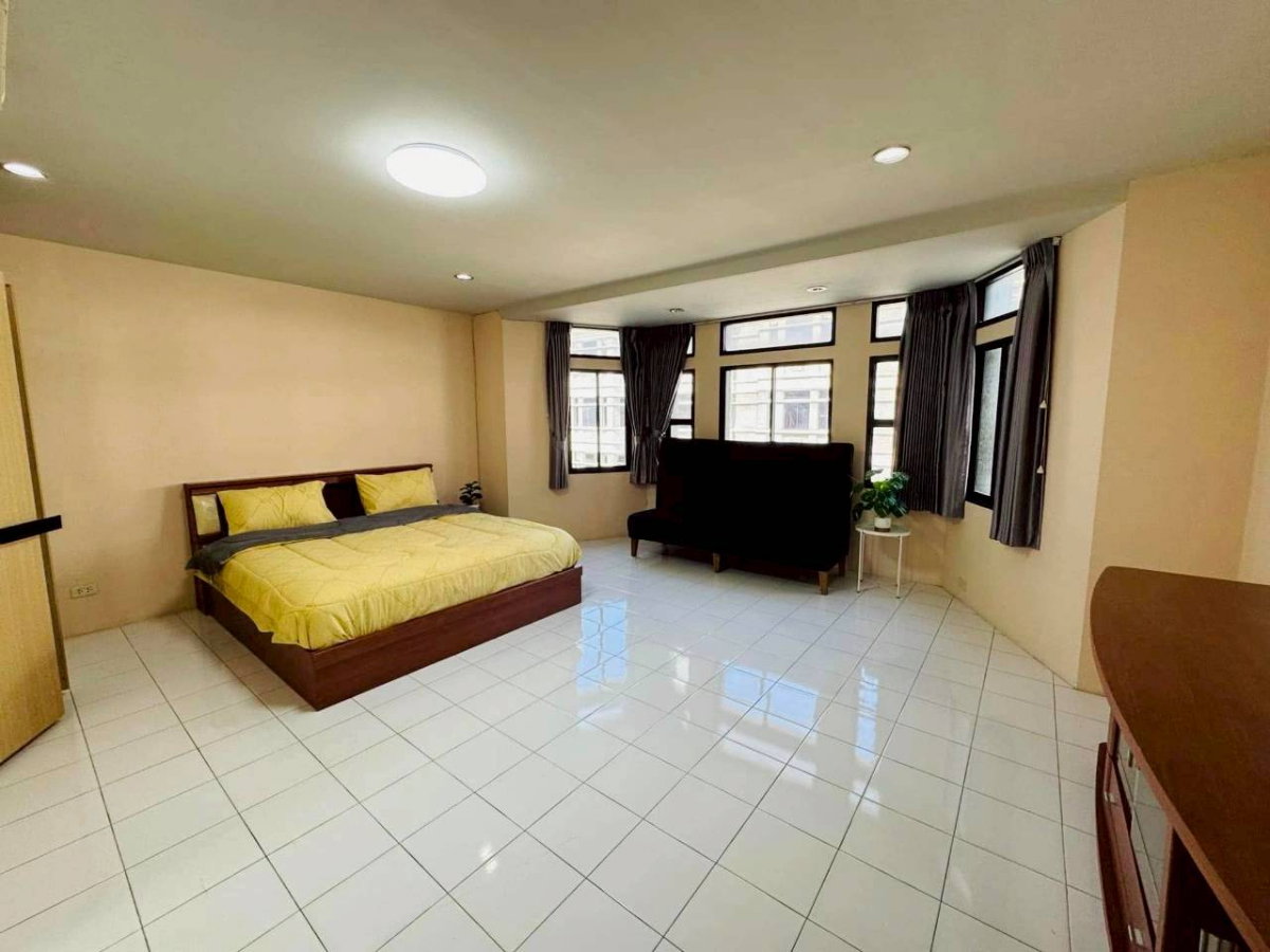 รูป ทาวเฮ้าท์สภาพใหม่ พร้อมพงษ์-อโศก เหมาะอยู่อาศัยและทำธุรกิจ ** NO CO-AGENT ** - รูปที่ 11/16