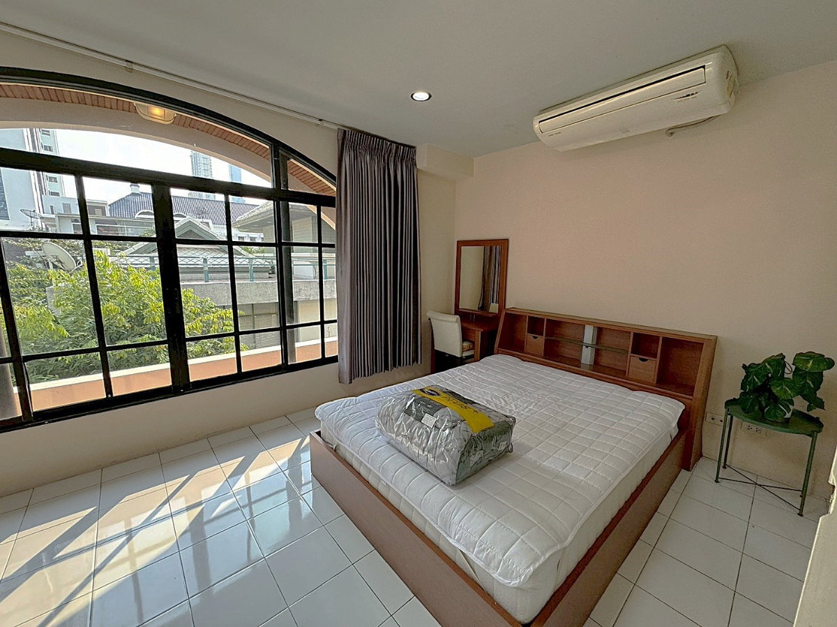 รูป ทาวเฮ้าท์สภาพใหม่ พร้อมพงษ์-อโศก เหมาะอยู่อาศัยและทำธุรกิจ ** NO CO-AGENT ** - รูปที่ 9/16