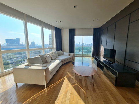LTH5338 – Millennium Residence FOR RENT 3 beds 3 baths Size 193 Sq.M. nearby BTS Asoke Station ONLY 130k/Month