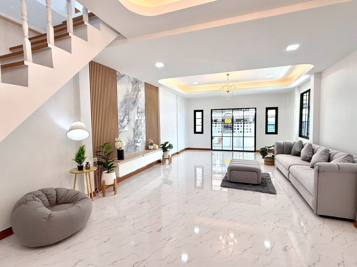 รูป 🎉 ขายบ้านรีโนเวท 🚩 หมู่บ้านเหมชาติ ซ.เลียบวารี 59 🏡 ทาวน์เฮ้าส์ 2 ชั้น หลังมุม เนื้อที่ 32 ตร.ว. 🔧 รีโนเวทสวยพร้อมอยูุ่ ✨ราคาเพียง 2.25 ล้านบาท - รูปที่ 2/18