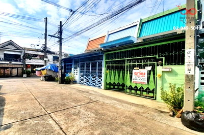ทาวน์โฮม ถนนพุทธมณฑล สาย 1 : ขายทาวน์เฮาส์ 2 ชั้น เนื้อที่ 16 ตรว. ซอยเพชรเกษม 62/4 ถนนเพชรเกษม ใกล้ตลาดบางแค