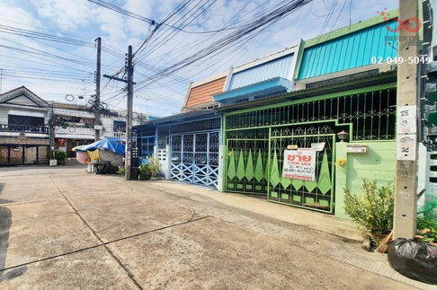 ขายทาวน์เฮาส์ 2 ชั้น เนื้อที่ 16 ตรว. ซอยเพชรเกษม 62/4 ถนนเพชรเกษม ใกล้ตลาดบางแค