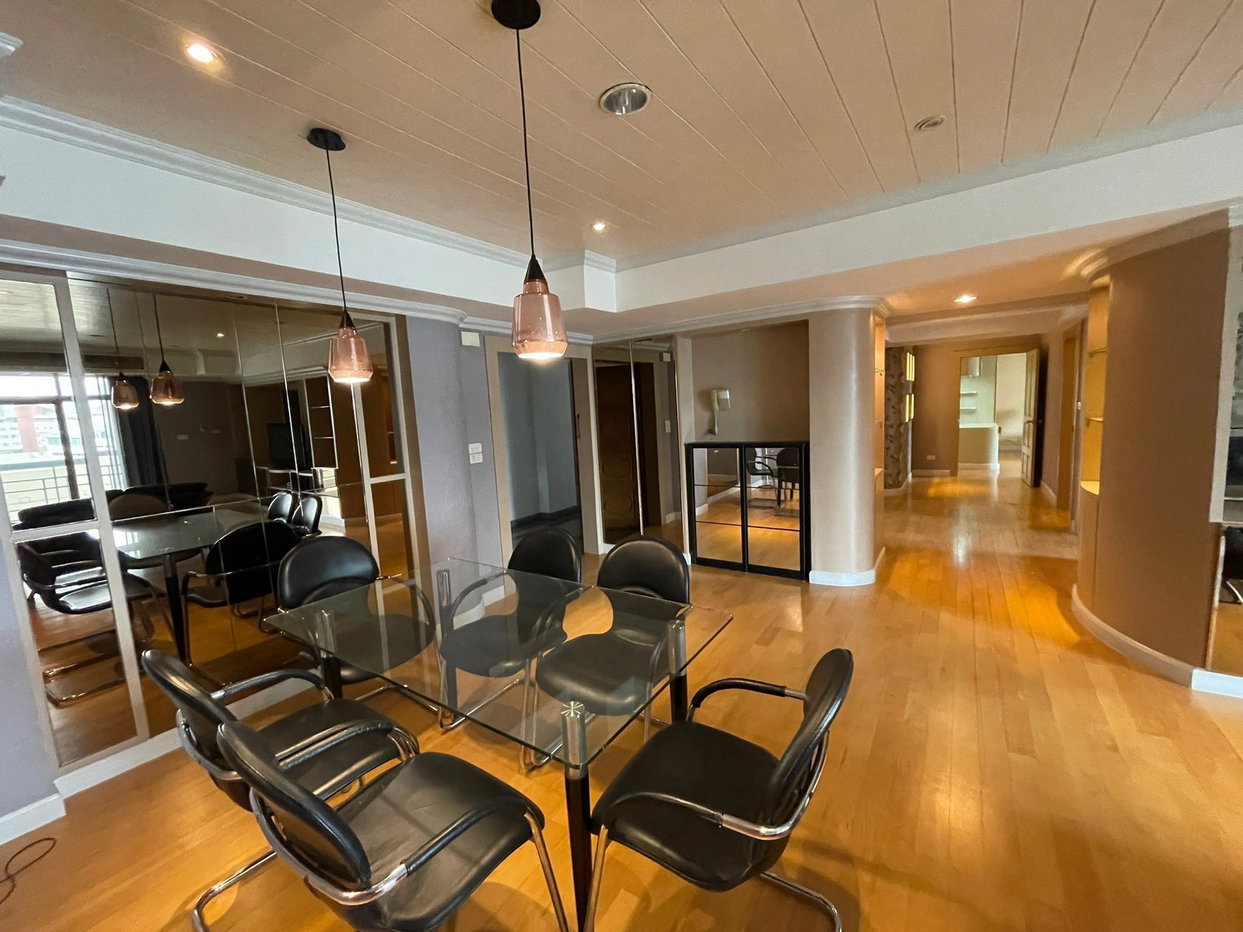 รูป LTH5418 – Royal Castle FOR RENT 2 beds 2 baths size 133 Sq.M. Nearby BTS Phrom Phong station ONLY 50k/Month - รูปที่ 3/7