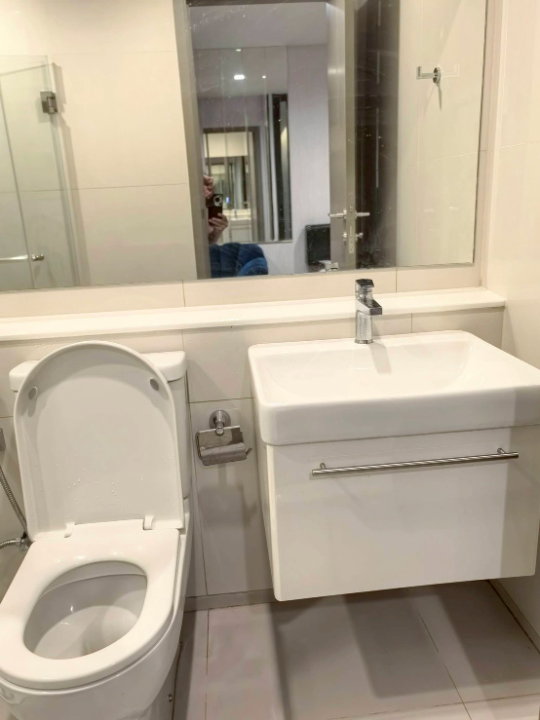 picture Life Asoke                    Hype  - 8/9