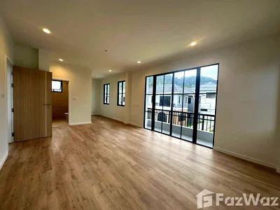 บ้านเดี่ยวให้เช่า : บ้านเดี่ยวให้เช่า 3 ห้องนอน ในโครงการ คราวน์ เอสเตท ดัลลิช โร๊ด 5629576