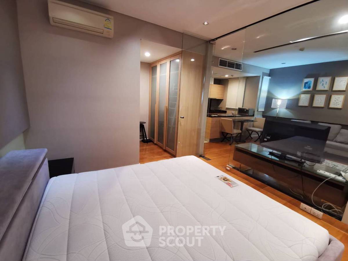 รูป คอนโด 1-ห้องนอน ที่ ริธึ่ม สาทร ใกล้ BTS สะพานตากสิน (ID 593182) - รูปที่ 8/10
