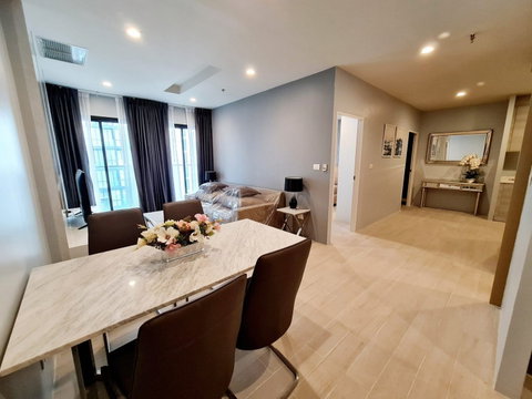 LTH5254 – Noble Ploenchit FOR RENT 2 beds 2 baths size 100 Sq.M. Nearby BTS Phloen Chit station ONLY 68k/Month
