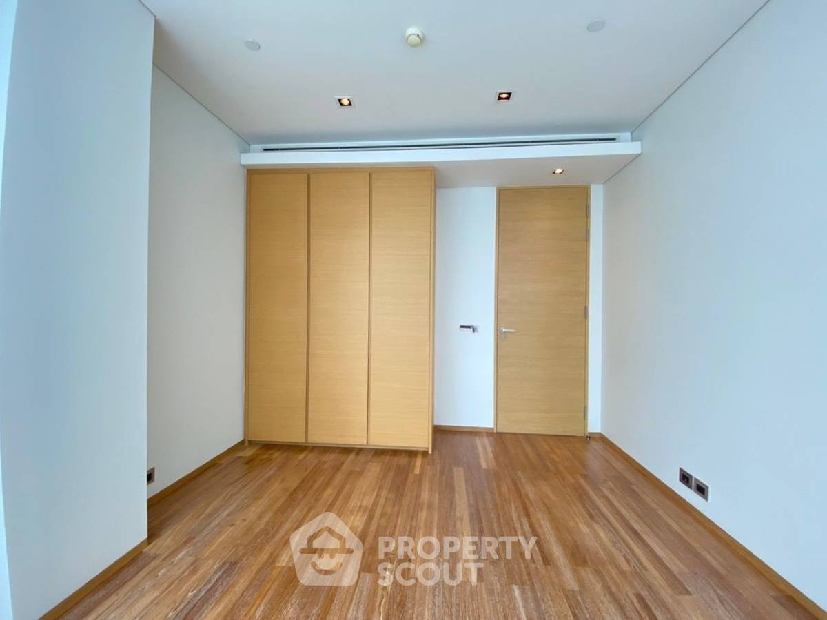รูป คอนโด 2-ห้องนอน ที่ ศาลาแดง เรสซิเด้นซ์ คอนโดมิเนียม ใกล้ MRT สีลม (ID 2734086) - รูปที่ 5/6
