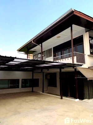 Houses for rent Bangkok : 5 Bedroom House for rent in Bang Chak, Bangkok  6115712