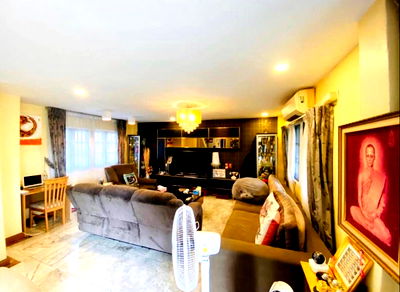 Houses for sale สนามหลวง : LTH5224 – House in Compound FOR SALE in Ari 3 beds 4 beds size 450 Sq.M. Nearby BTS Ari station ONLY 18.5 MB