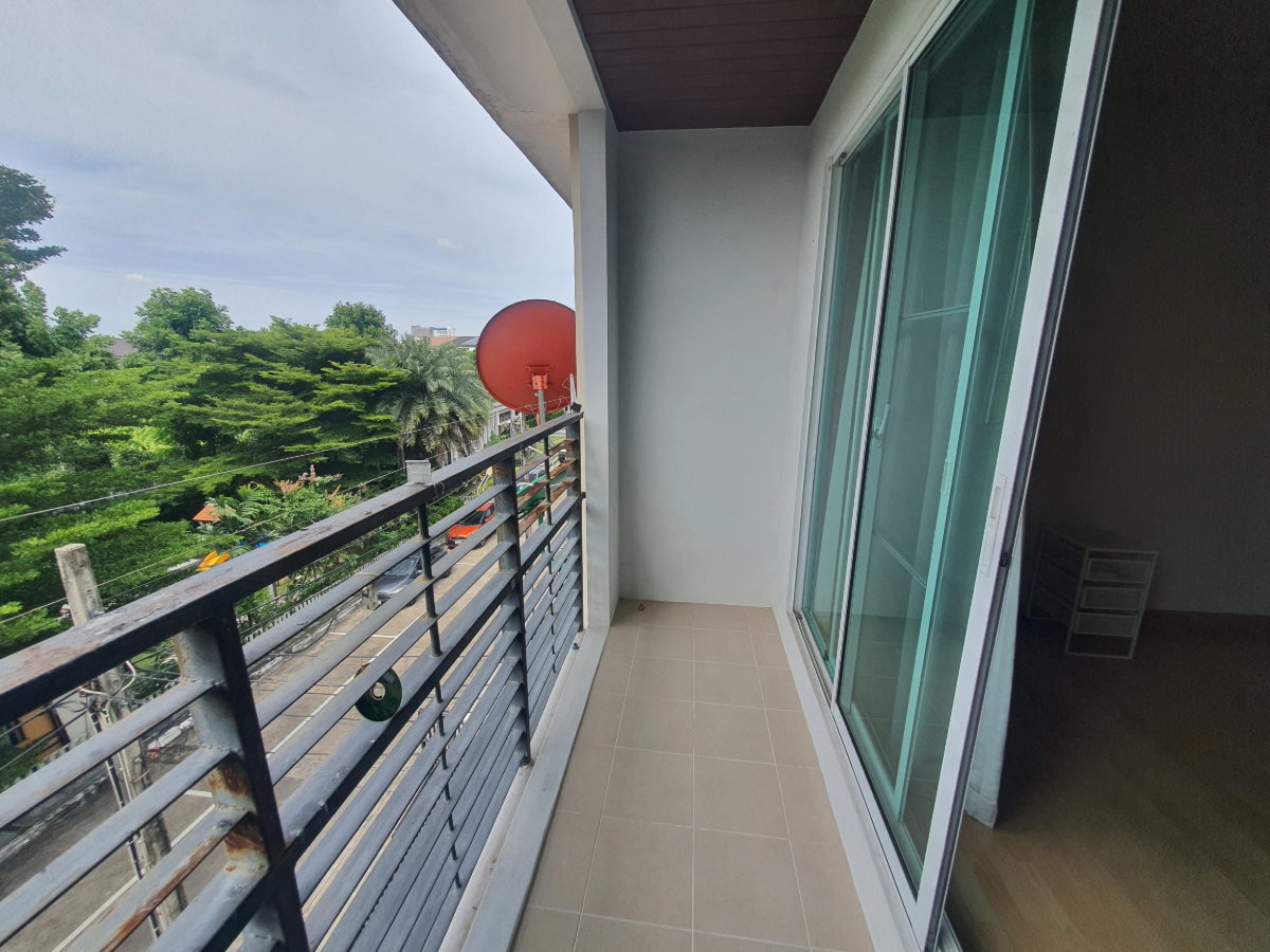 รูป บ้านกลางเมือง ลาดพร้าว 87, ทาวน์โฮม 3 ชั้น, วิวสวน เป็นส่วนตัว ทำเลดี, สไตล์โมเดิร์น ราคาจับต้องได้, ฟังก์ชันครบ หรู คุ้ม พร้อมอยู่ทันที - รูปที่ 5/22