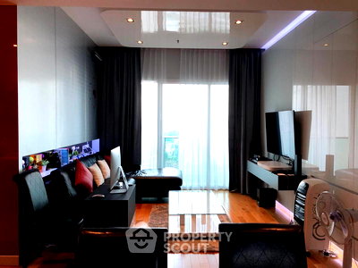 Condos for sale Phrom Phong : 3-BR Condo at Millennium Residence @ Sukhumvit Condominium near BTS Asok (ID 2738402)