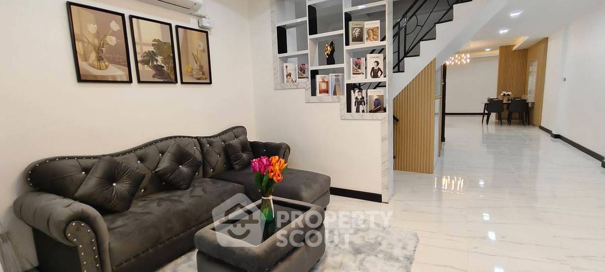รูป ทาวน์เฮ้าส์ 2-ห้องนอน ใกล้ พัทยาตะวันออก (ID 2739631) - รูปที่ 4/29