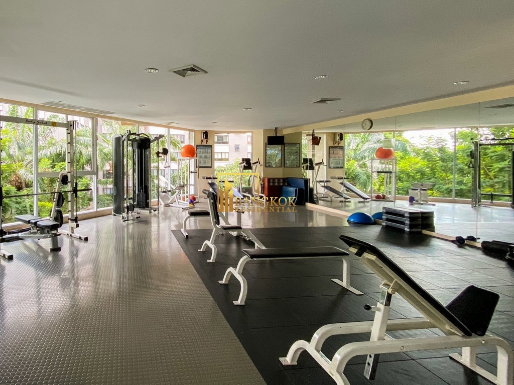 รูป Renovated 3 Bed Apartment For Rent in Sathorn - BR0768AP - รูปที่ 37/46