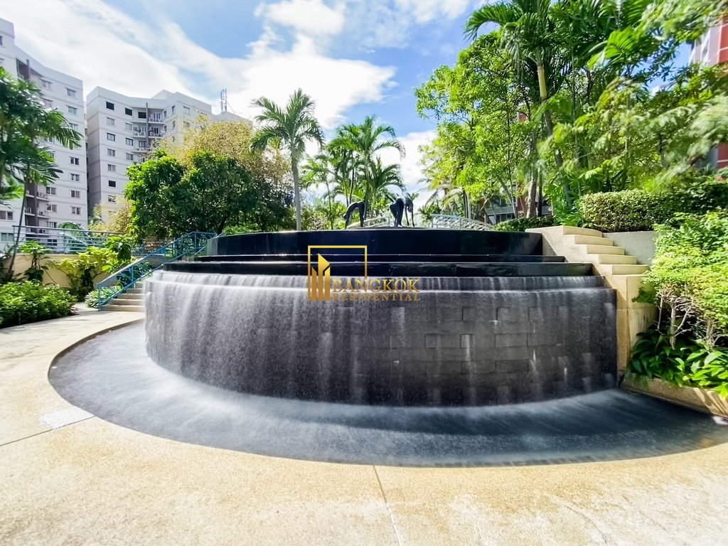 รูป Renovated 3 Bed Apartment For Rent in Sathorn - BR0768AP - รูปที่ 33/46