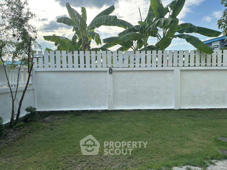 picture 2-BR Townhouse in Min Buri (ID 2737242) - 3/16