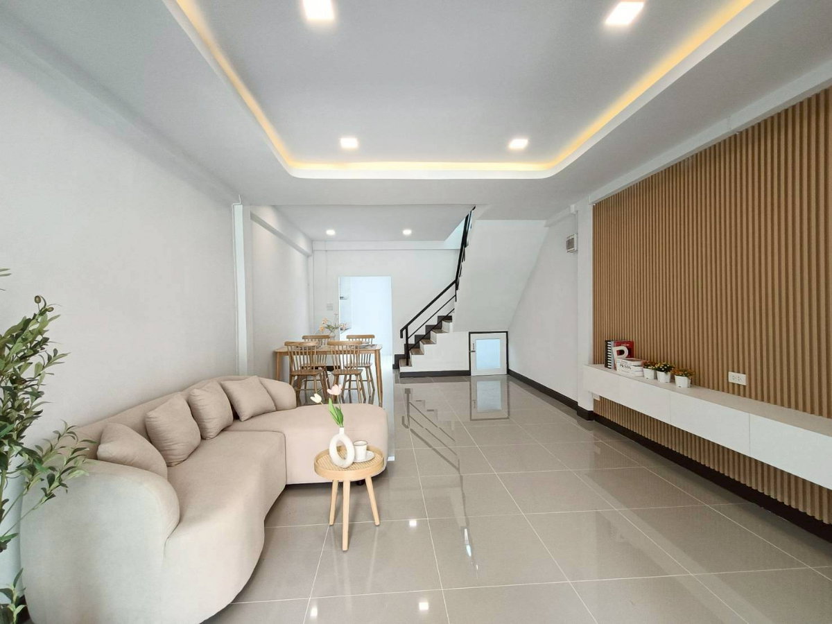 รูป ทาวน์เฮ้าส์รีโนเวทใหม่ สไตล์มินิมอล-โมเดิร์น หมู่บ้านมโนรมย์ 4 เลียบคลองสอง คลองสามวา พร้อมเฟอร์นิเจอร์ - รูปที่ 8/21