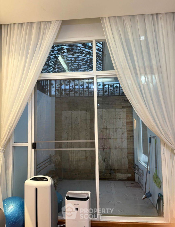 รูป บ้าน 4-ห้องนอน ที่ บ้านกลางกรุง สาทร-นราธิวาส ใน ช่องนนทรี (ID 2739652) - รูปที่ 13/20