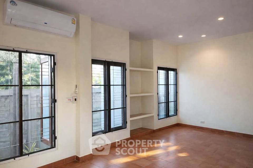 รูป บ้าน 3-ห้องนอน ใกล้ เมืองหัวหิน (ID 2737603) - รูปที่ 2/11