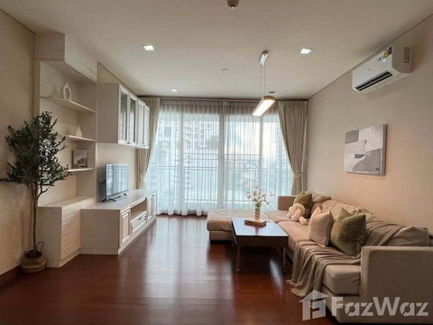 Ivy Thonglor 4025864