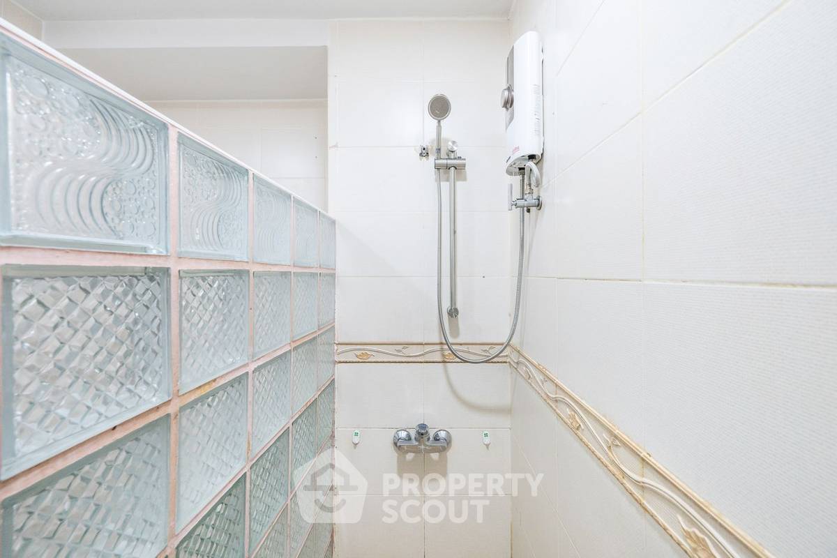รูป คอนโด สตูดิโอ ที่ เดอะ วอเตอร์ฟอร์ด รอยัล สูท ใกล้ BTS เสนานิคม (ID 2734778) - รูปที่ 29/30