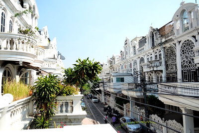 เช่าทาวน์โฮม ซอยเอกมัย (สุขุมวิท 63) : LTH5304 – Townhouse FOR RENT in Ekkamai 3 beds 4 baths size 350 Sq.M. Nearby BTS Ekkamai station ONLY 60k/Month