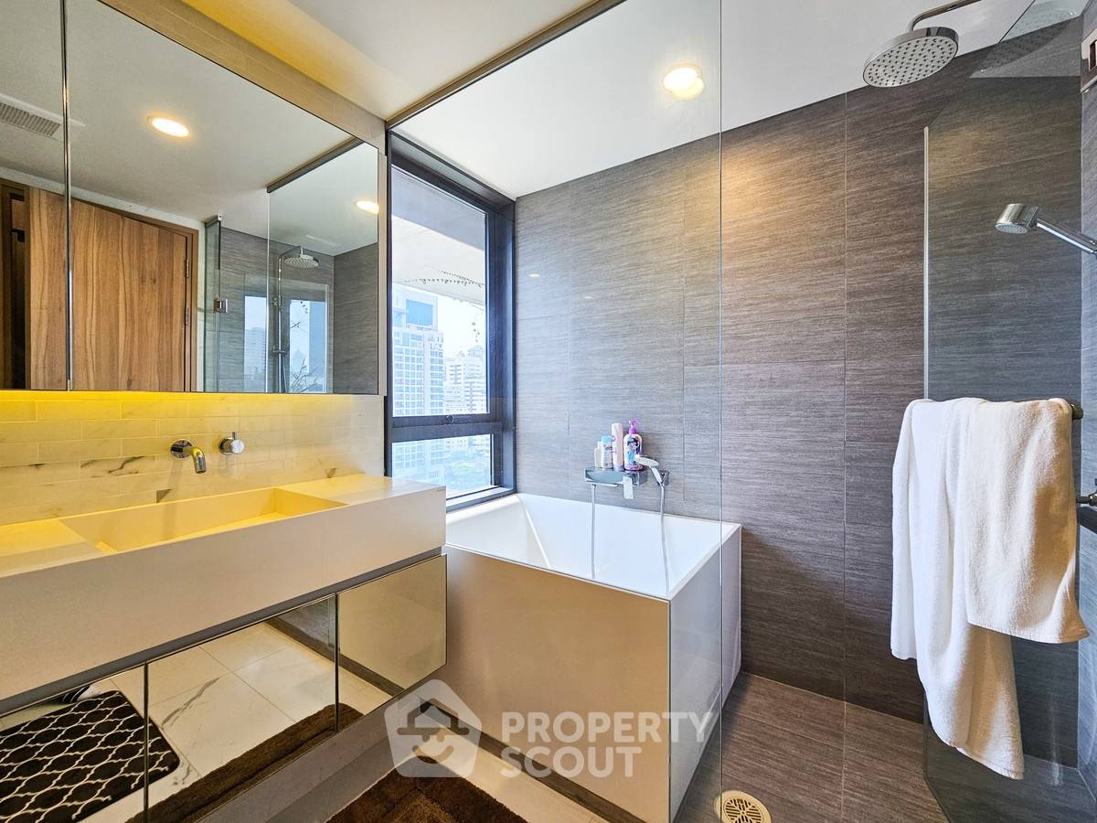รูป คอนโด 2-ห้องนอน ที่ ไซมิส เอ๊กซ์ตลูซีฟ สุขุมวิท 31 ใกล้ MRT สุขุมวิท (ID 2400888) - รูปที่ 5/5