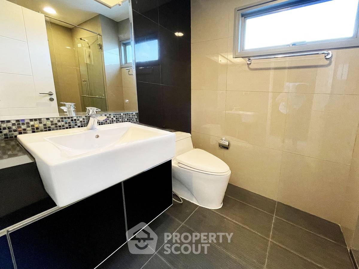 รูป คอนโด 2 ห้องนอน The Crest Sukhumvit 34 ใกล้ BTS ทองหล่อ 200 ม. (ID 2740205) - รูปที่ 10/12